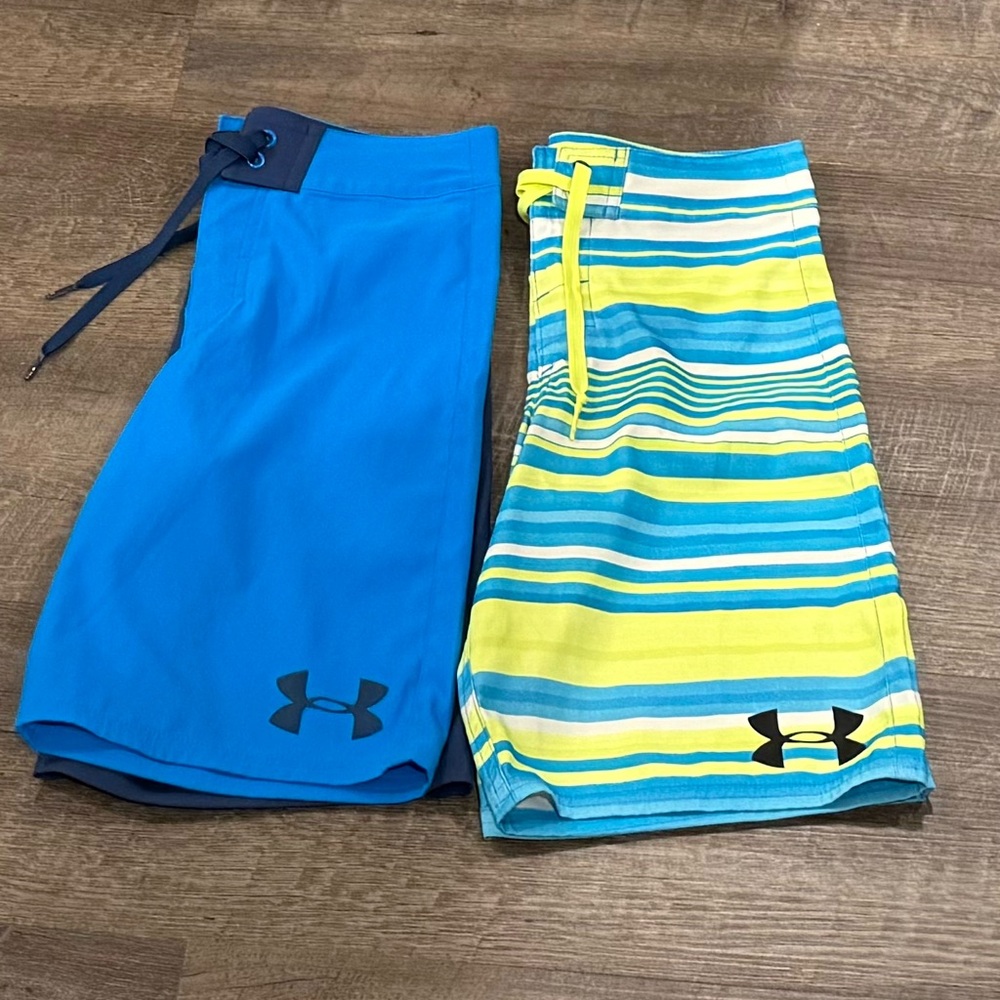 Under Armour boys swim board trunks NWT size 26